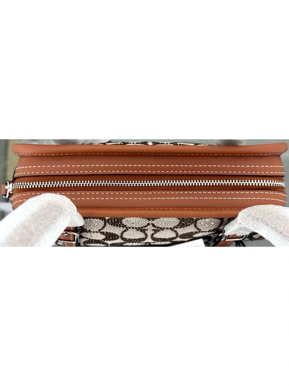 COACH Swing Zip Bag 20 In Crystal Signature Jacquard, BURNISHED AMBER